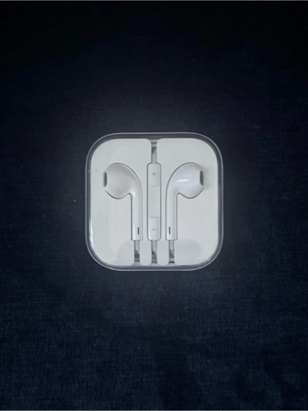 NEW Apple EarPods with 3.5mm Connector